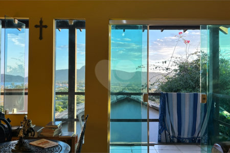 Casa à venda com 2 quartos em Tucuns, Armação dos Búzios, RJ