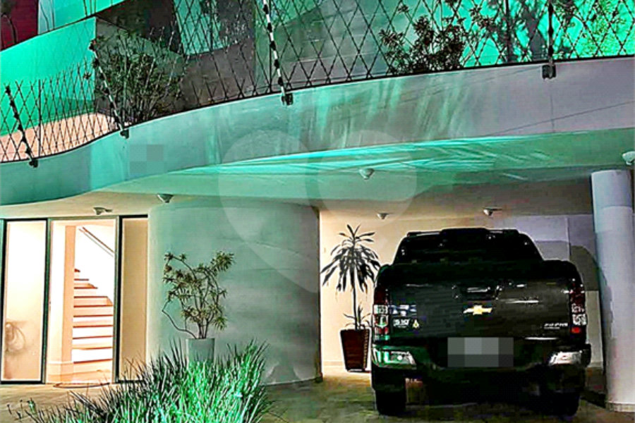 Casa à venda com 4 suítes no condomínio Residencial Jd. Ibiratiba, São Paulo - SP