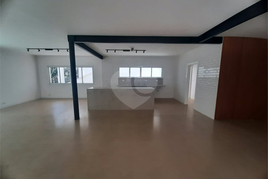 Casa Térrea à venda ou para alugar com 4 suítes em Jardim São Bento, São Paulo, SP