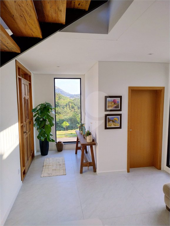 Casa à venda ou para alugar com 4 suítes no condomínio Itaporã, Atibaia - SP