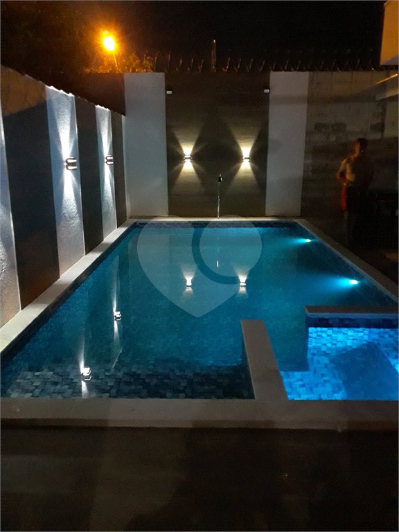 Casa à venda com 3 quartos, sendo 1 suíte, no condomínio Campos do Conde I, Paulínia - SP