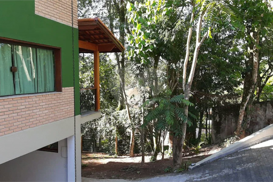 Casa à venda ou para alugar com 5 quartos, sendo 4 suítes, no condomínio Associação Reserva das Hortênsias, Mairiporã - SP