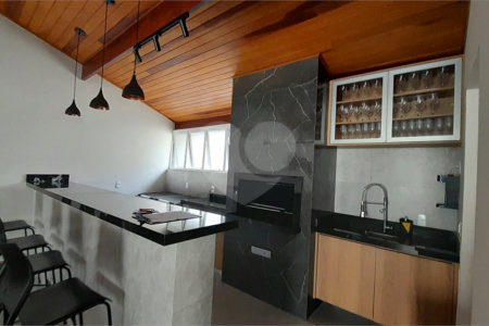 Casa à venda com 3 quartos, sendo 1 suíte, no condomínio Residencial Jardins, São Bernardo do Campo - SP