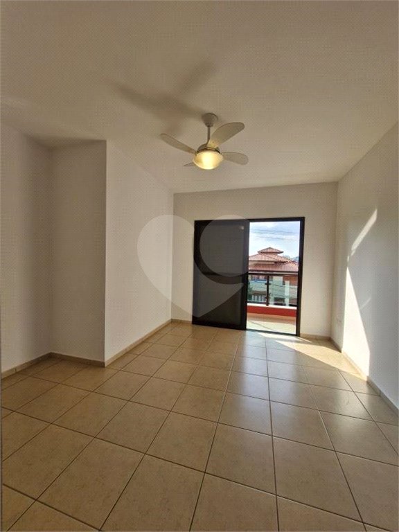 Casa à venda ou para alugar com 3 quartos, sendo 1 suíte, no condomínio Recanto dos Paturis, Vinhedo - SP