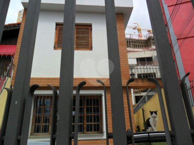 Sobrado à venda com 3 quartos, sendo 1 suíte,  em Vila Romero, São Paulo, SP