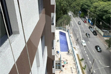 Apartamento à venda com 3 quartos, sendo 1 suíte, em Alto da Boa Vista, São Paulo, SP