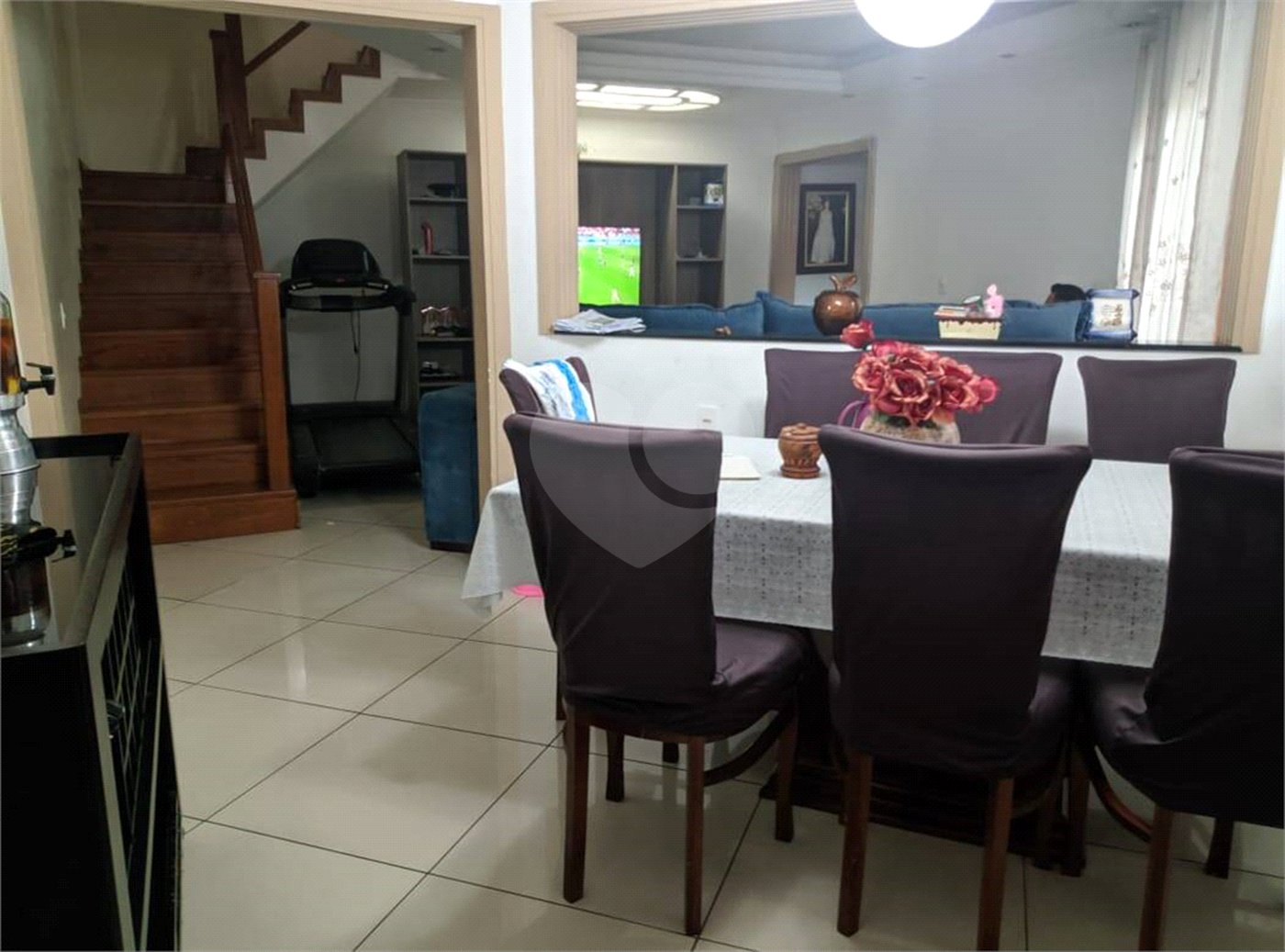 Sobrado à venda com 3 quartos, sendo 1 suíte,  em Jardim Vitória, Suzano, SP