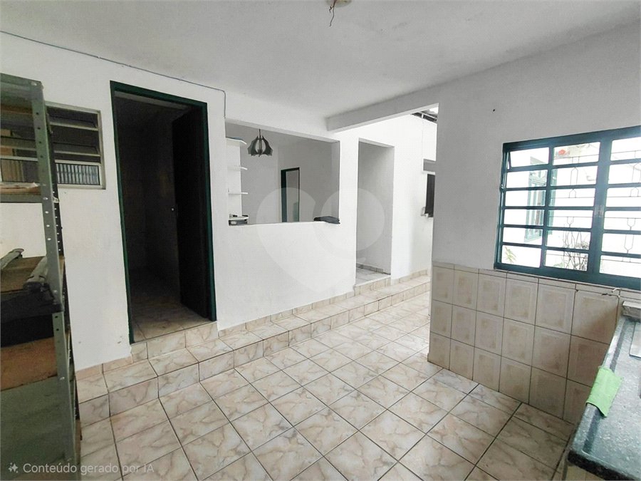 Sobrado à venda com 3 quartos, sendo 1 suíte, em Vila Constança, São Paulo, SP
