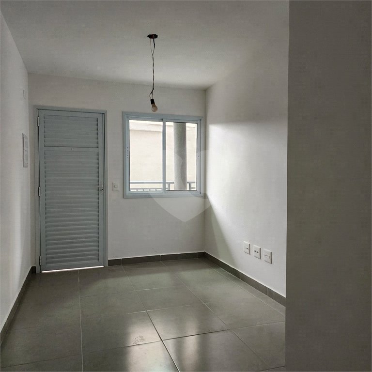 Casa à venda com 2 quartos, sendo 1 suíte, no condomínio Residencial Sanches, São Paulo - SP
