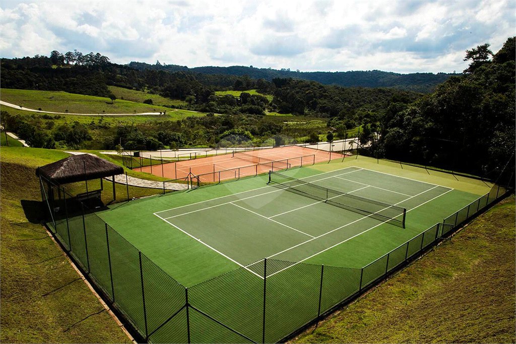 Casa à venda com 5 quartos, sendo 4 suítes, em Vila Darcy Penteado (mailasqui), São Roque, SP