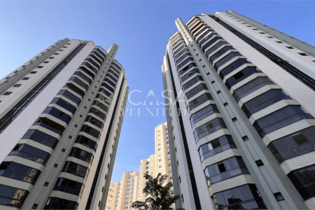 Apartamento à venda com 4 quartos, sendo 1 suíte,  em Vila Mariana, São Paulo, SP