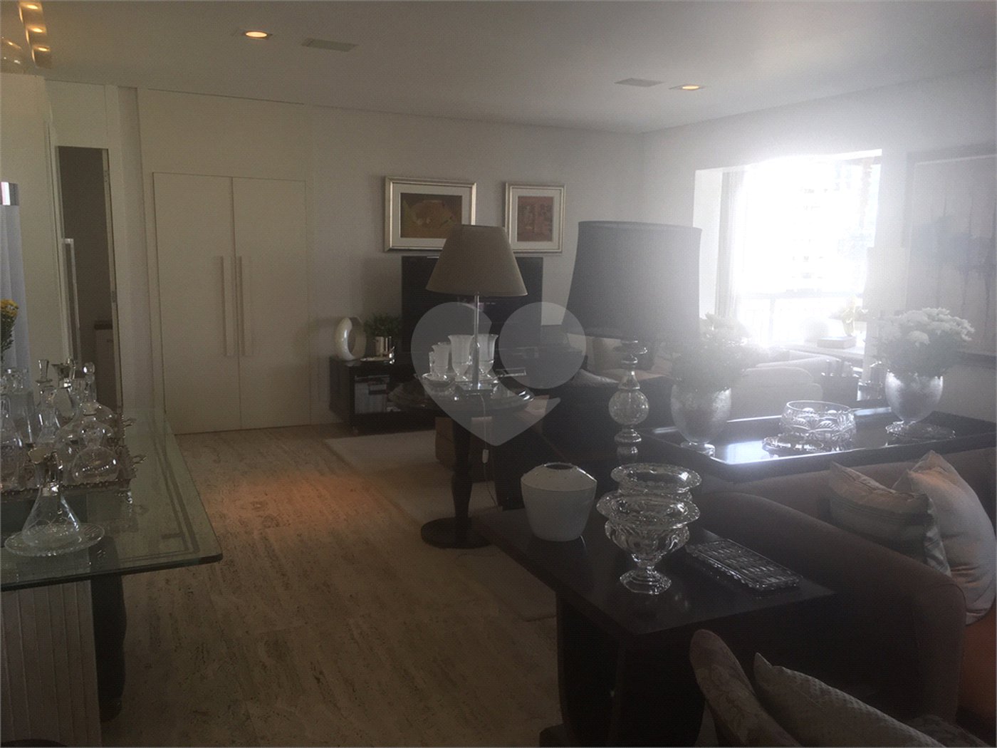 Apartamento à venda com 4 quartos, sendo 3 suítes, em Moema, São Paulo, SP