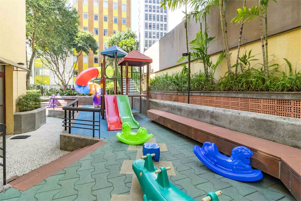 Apartamento à venda com 4 quartos, sendo 3 suítes, em Santa Cecília, São Paulo, SP