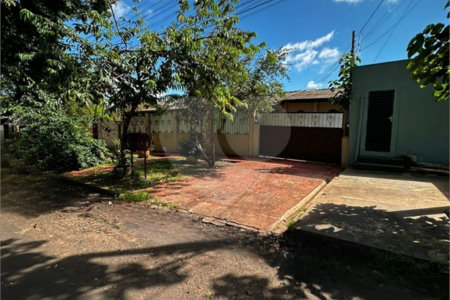 Sobrado à venda com 6 quartos, sendo 1 suíte, no Centro, Ponta Porã, MS