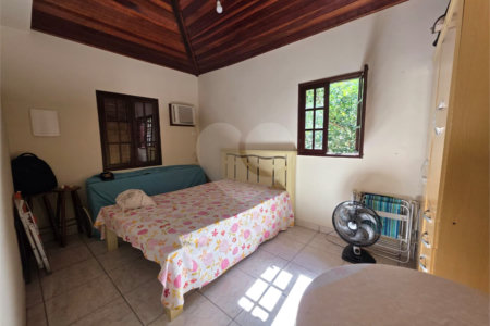 Casa à venda com 2 quartos, sendo 1 suíte, em Tucuns, Armação dos Búzios, RJ