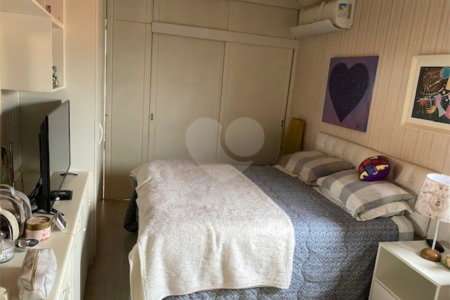 Sobrado à venda com 5 quartos, sendo 2 suítes, em Jardim São Bento, São Paulo, SP