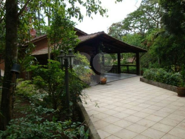 Casa Térrea à venda com 3 quartos, sendo 1 suíte,  em Parque Petrópolis, Mairiporã, SP