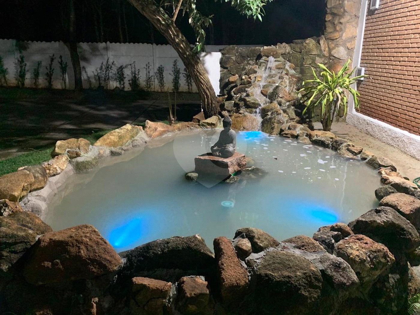 Casa à venda ou para alugar com 4 quartos, sendo 3 suítes,  em Jardim Estância Brasil, Atibaia, SP