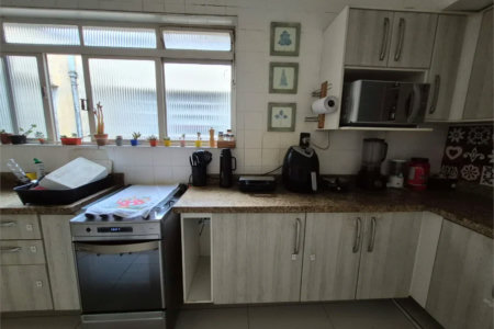 Sobrado à venda com 4 quartos, sendo 2 suítes, em Vila Romana, São Paulo, SP