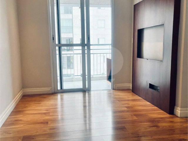 Apartamento à venda com 2 quartos em Parque Maria Domitila, São Paulo, SP