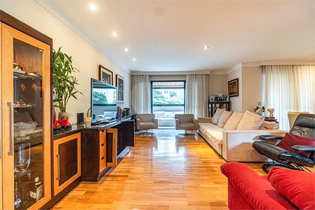 Apartamento à venda com 4 quartos, sendo 3 suítes,  em Perdizes, São Paulo, SP