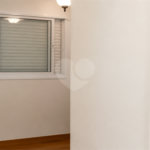 Apartamento à venda com 3 quartos, sendo 1 suíte, em Jardim das Acácias, São Paulo, SP