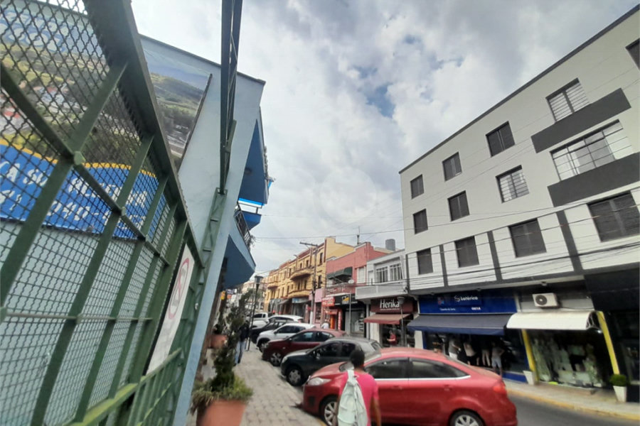 Apartamento à venda com 3 quartos, sendo 1 suíte, no Centro, Serra Negra, SP
