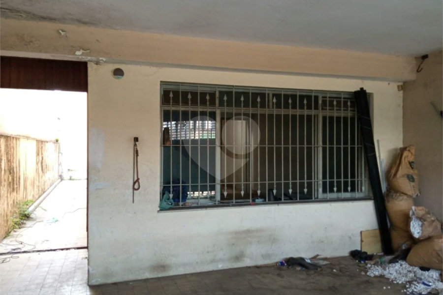 Exccelente imóvel totalmente reformado com 03 Dormts, 01 Suíte e 02 vagas.