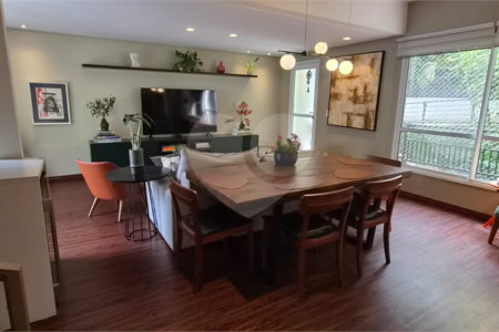 Casa à venda com 3 quartos, sendo 1 suíte, no condomínio Townhouse Village Morumbi, São Paulo - SP