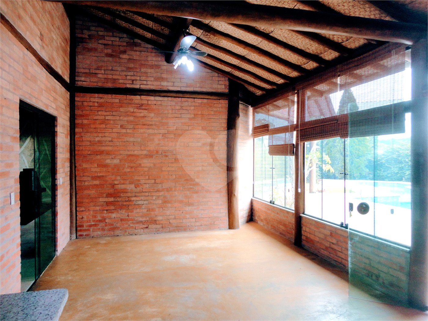 Casa à venda com 4 suítes no condomínio Estância Marambaia, Vinhedo - SP