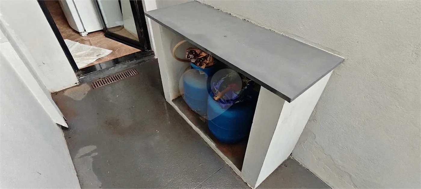 Casa Nova (Apenas 2 Anos) com Suíte: Conforto, Segurança e Localização Privilegiada!