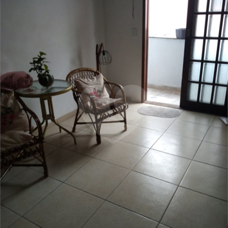 Sobrado para venda.