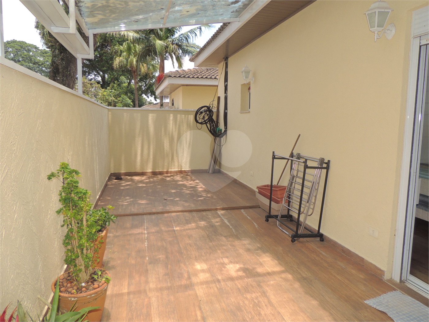 Casa à venda com 4 suítes no condomínio Ville de France, São Paulo - SP