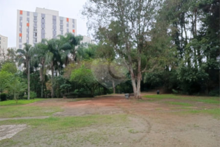 Apartamento à venda com 3 quartos, sendo 1 suíte,  em Jardim Marajoara, São Paulo, SP