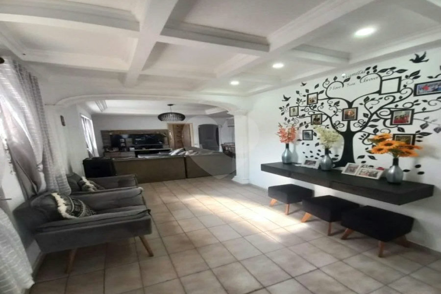 Casa à venda com 3 quartos, sendo 1 suíte, em Vila Campestre, São Paulo, SP
