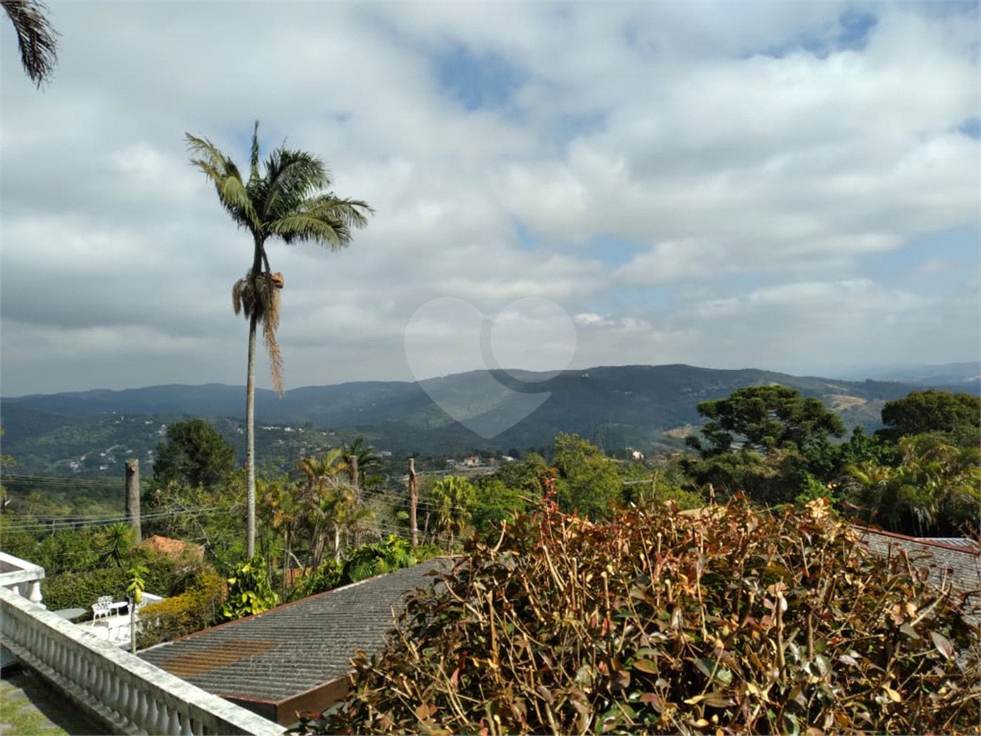 Casa à venda com 5 quartos, sendo 3 suítes, em Serra da Cantareira, Mairiporã, SP