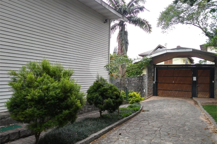 Sobrado à venda com 4 quartos, sendo 1 suíte, em Jardim Floresta, São Paulo, SP