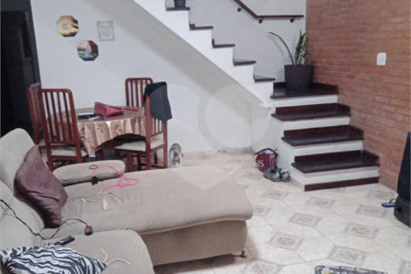 Casa à venda com 3 quartos, sendo 1 suíte,  em Vila Júlia, Poá, SP