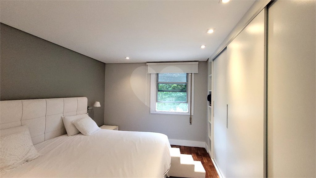 Apartamento à venda com 3 quartos, sendo 1 suíte, em Alto da Boa Vista, São Paulo, SP