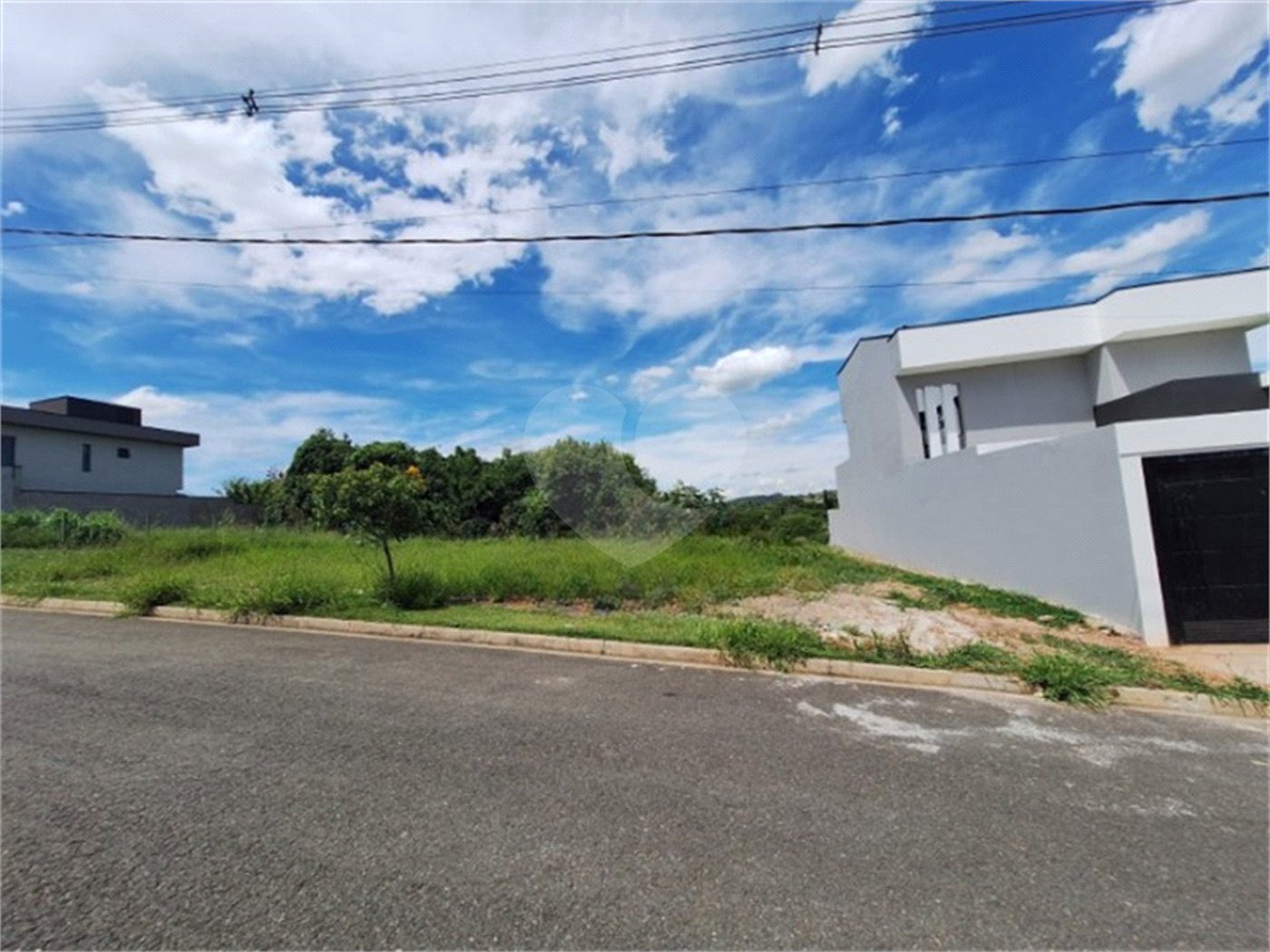 Terreno à venda com 1 suíte em Pinheirinho, Vinhedo, SP