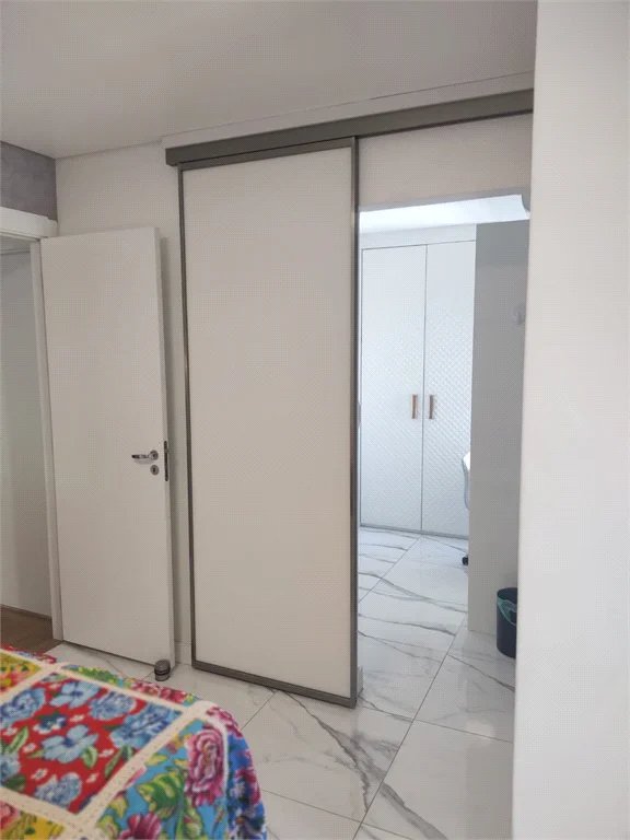 Apartamento à venda com 4 quartos, sendo 2 suítes,  em Pinheiros, São Paulo, SP