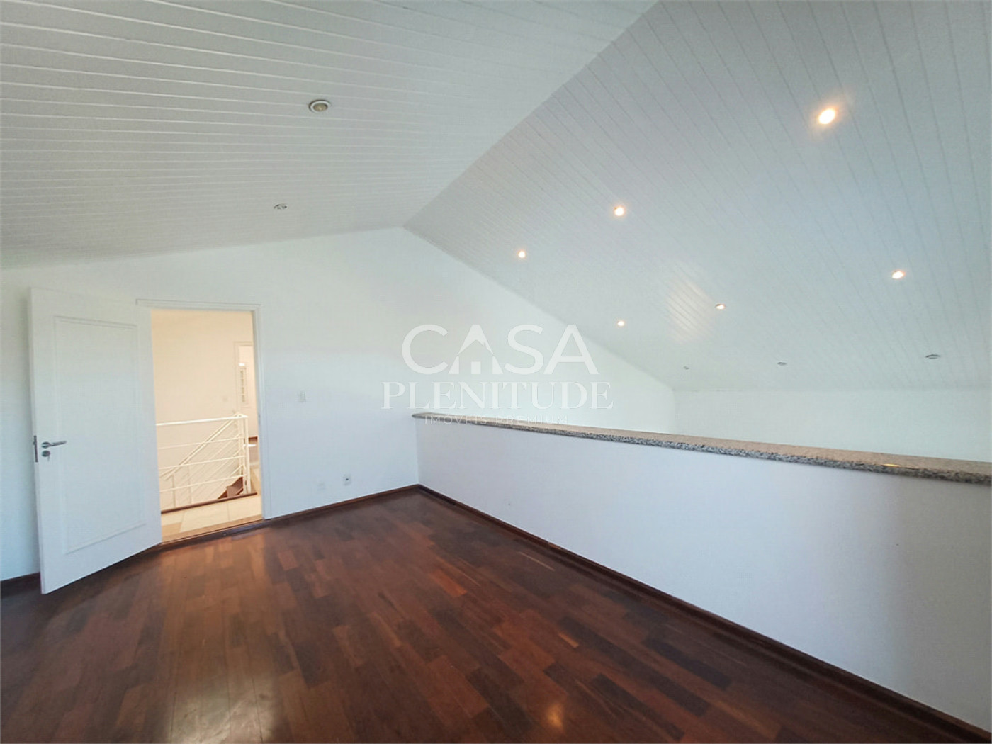 Casa em condomínio à venda com 3 quartos, sendo 2 suítes, em Granja Olga Ii, Sorocaba, SP