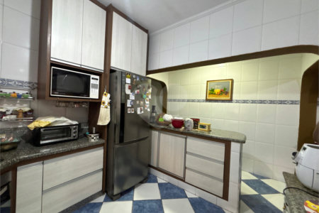 Casa à venda com 3 quartos, sendo 1 suíte, em Vila Galvão, Guarulhos, SP