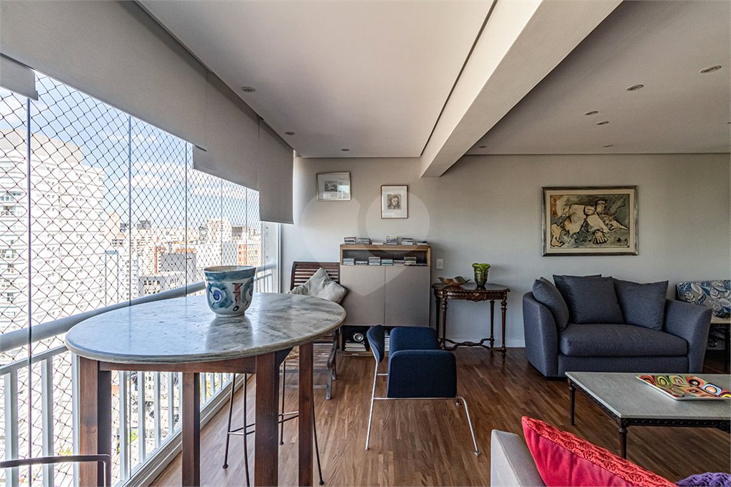 Apartamento à venda com 3 quartos, sendo 1 suíte, em Pinheiros, São Paulo, SP