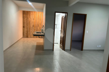 Apartamento para aluguel imperdível em Santíssimo – em frente à Praça dos Coqueiros! 2 quartos amplos e bem ventilados