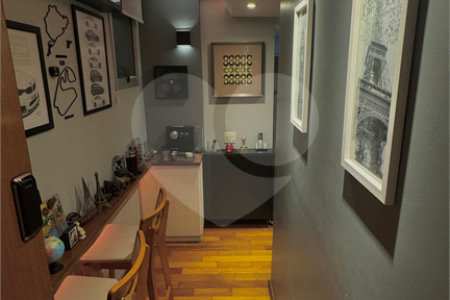 Apartamento à venda com 2 quartos, sendo 1 suíte, em Vila Olímpia, São Paulo, SP