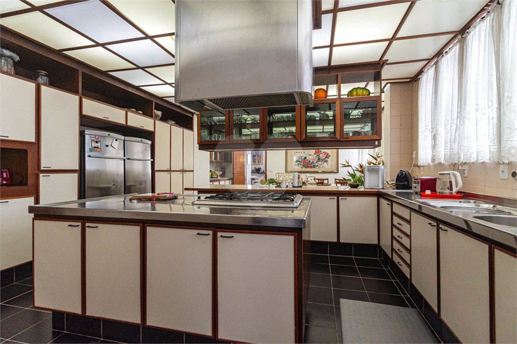 Apartamento à venda ou para alugar com 4 quartos, sendo 1 suíte,  em Jardim América, São Paulo, SP