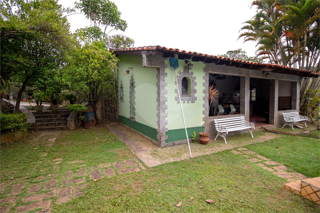 Casa à venda ou para alugar com 5 quartos, sendo 2 suítes, no condomínio Restinga Verde, São Roque - SP