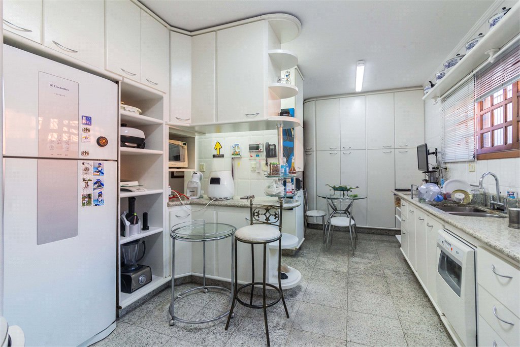 Casa à venda com 4 quartos, sendo 2 suítes, em Jardim Franca, São Paulo, SP