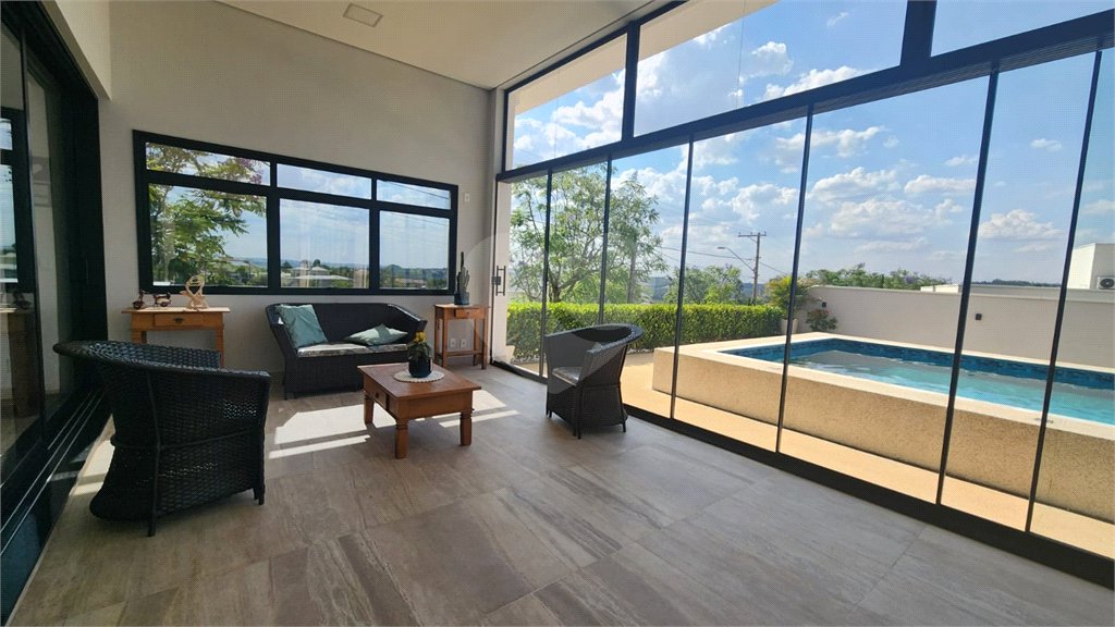 Casa à venda com 6 quartos, sendo 5 suítes, no condomínio Jardim Primavera, Louveira - SP